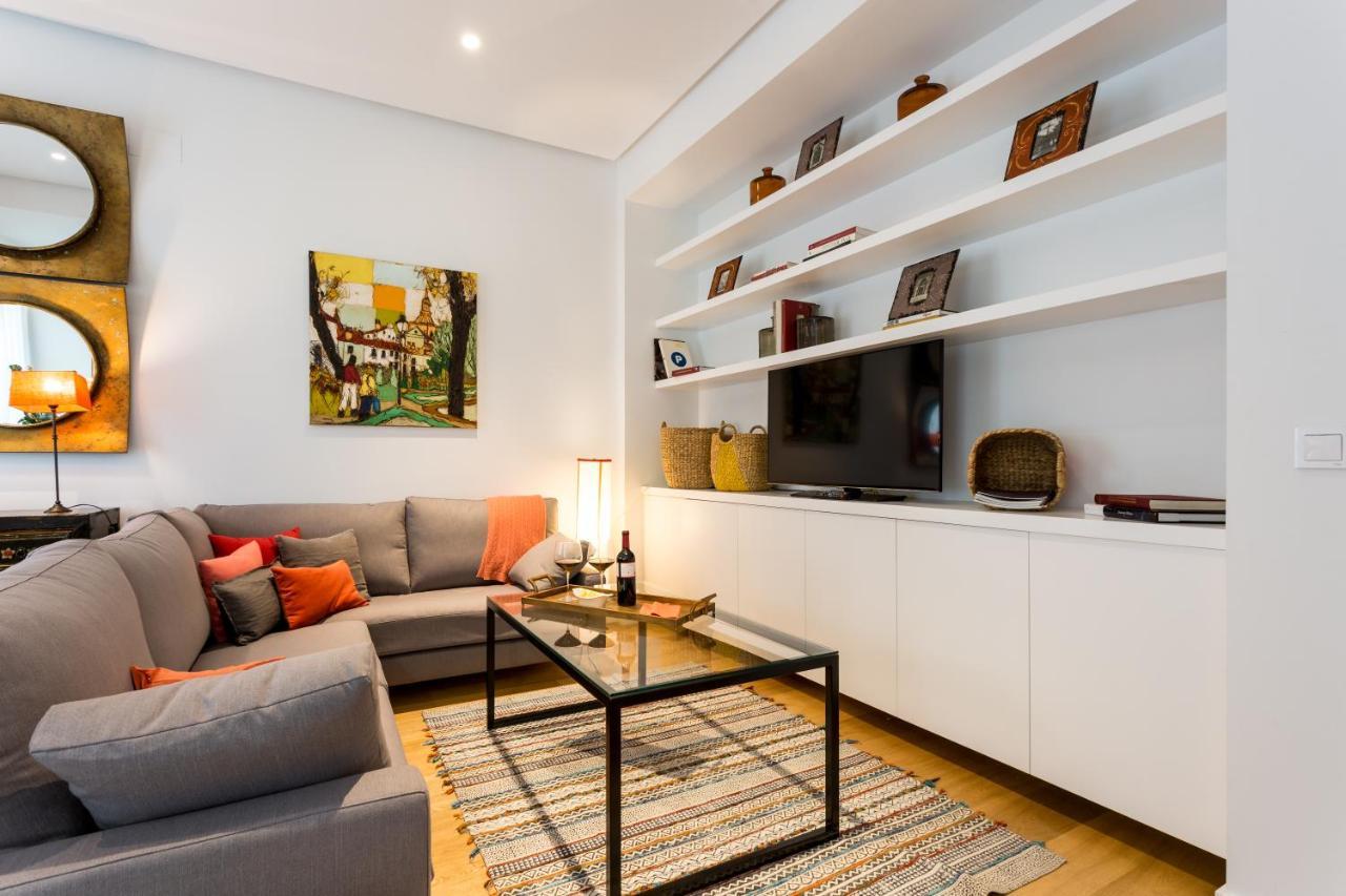 Apartamentos Rg Plaza De Espana Севилья Экстерьер фото