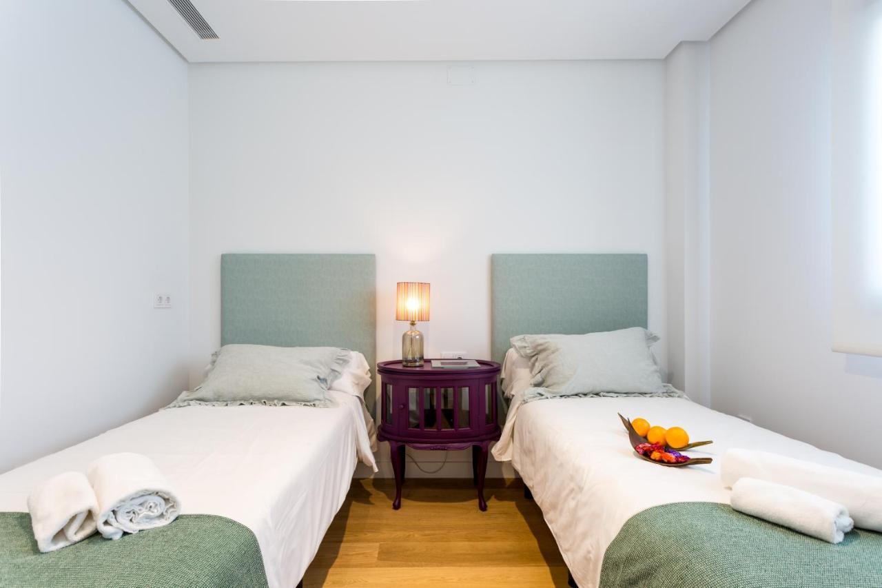 Apartamentos Rg Plaza De Espana Севилья Экстерьер фото