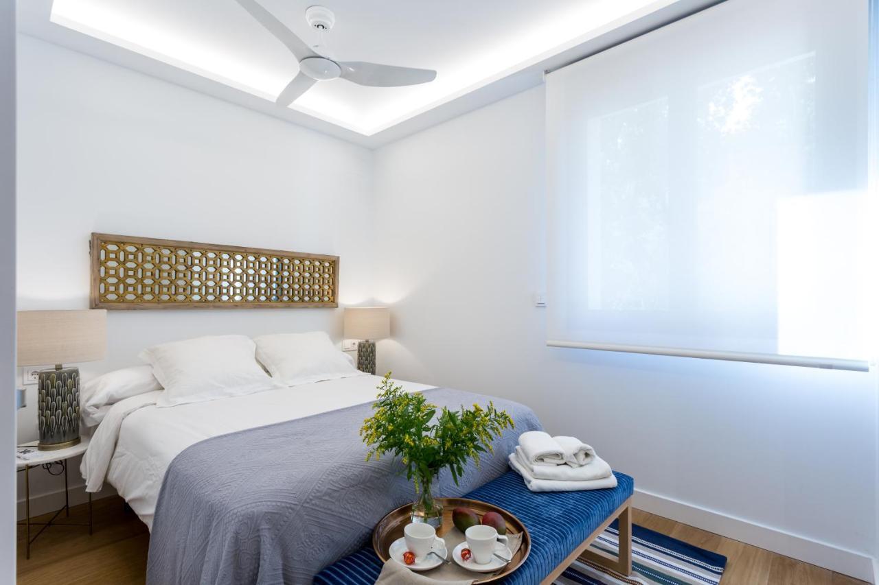 Apartamentos Rg Plaza De Espana Севилья Экстерьер фото