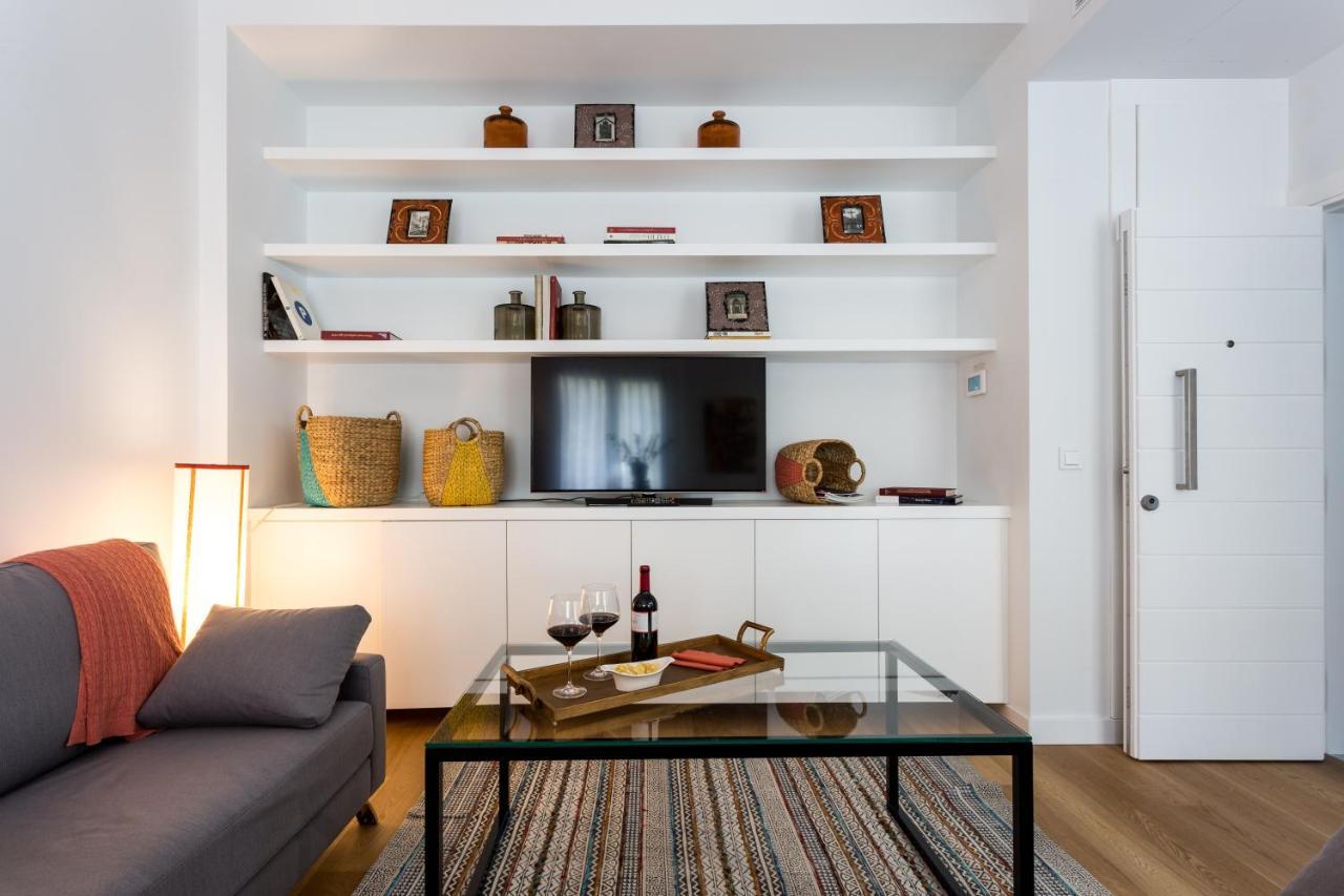 Apartamentos Rg Plaza De Espana Севилья Экстерьер фото