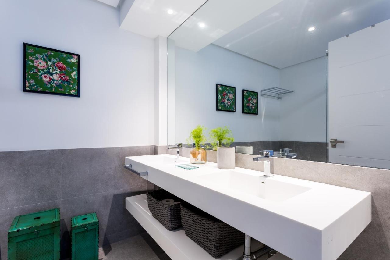 Apartamentos Rg Plaza De Espana Севилья Экстерьер фото