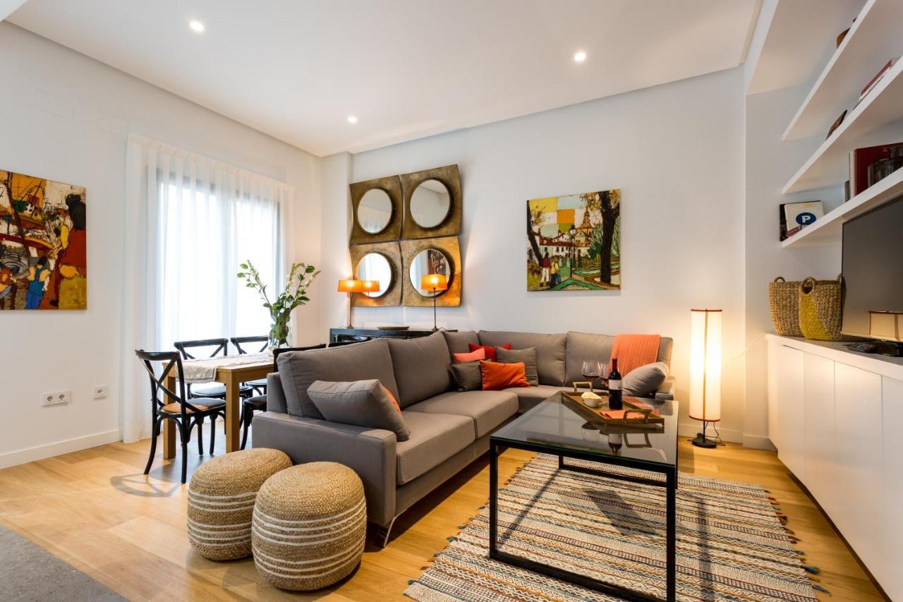 Apartamentos Rg Plaza De Espana Севилья Экстерьер фото