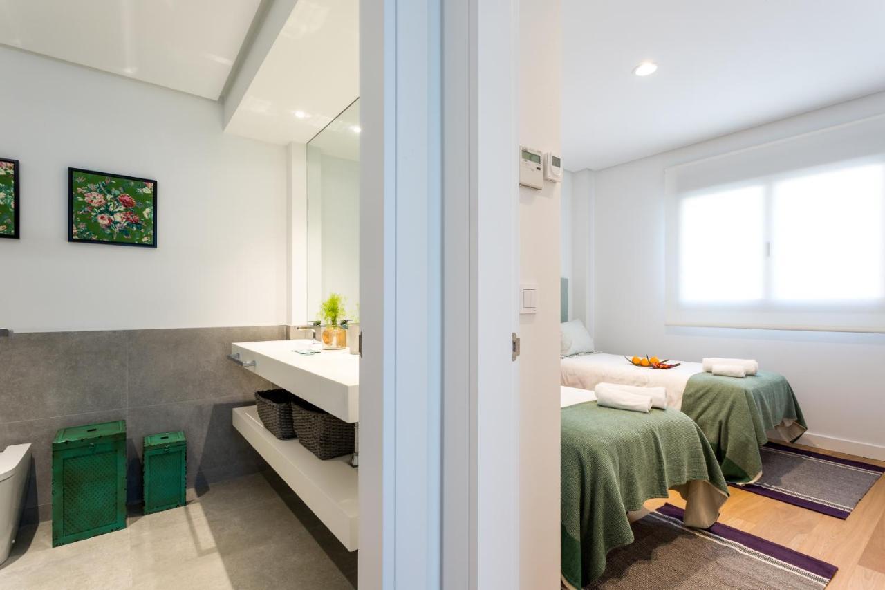 Apartamentos Rg Plaza De Espana Севилья Экстерьер фото