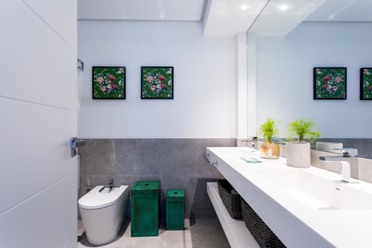 Apartamentos Rg Plaza De Espana Севилья Экстерьер фото