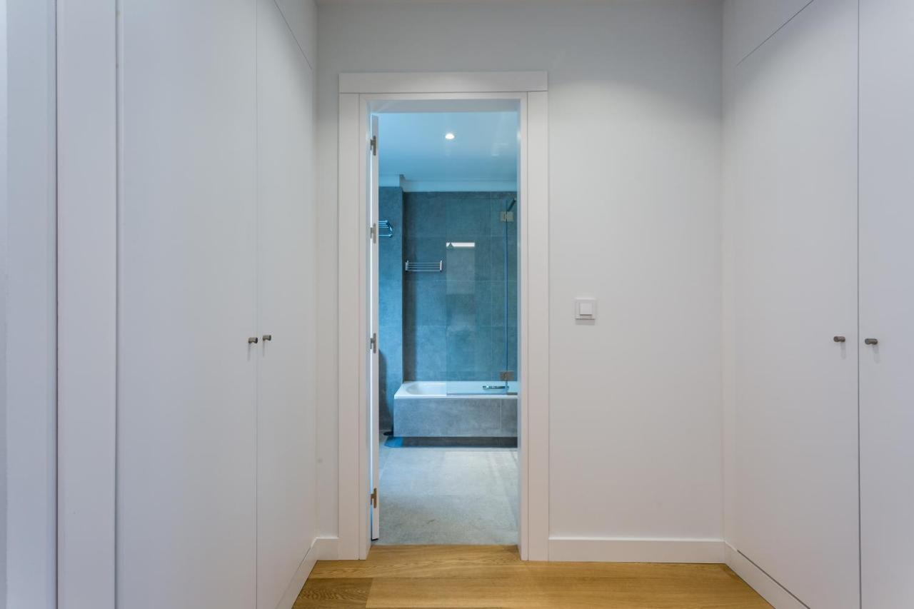 Apartamentos Rg Plaza De Espana Севилья Экстерьер фото