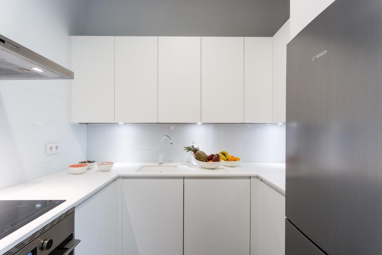 Apartamentos Rg Plaza De Espana Севилья Экстерьер фото