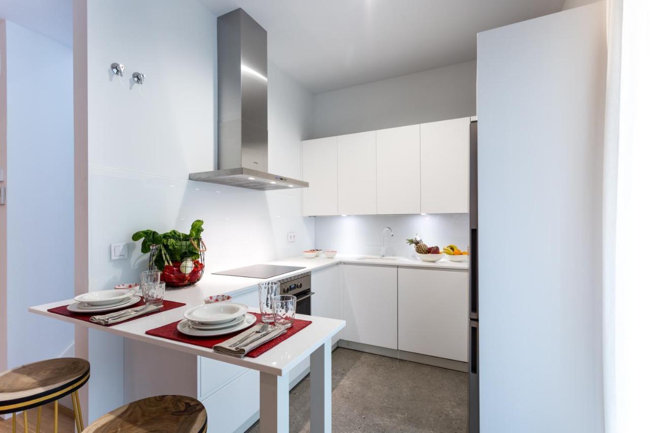 Apartamentos Rg Plaza De Espana Севилья Экстерьер фото